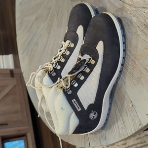 Like NEW Timberland Field Leather Boots